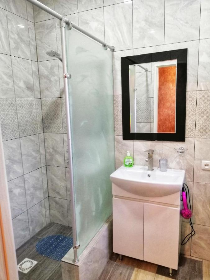Посуточная Аренда В Центре Кропивницкого Appartement Kropyvnytsky Buitenkant foto